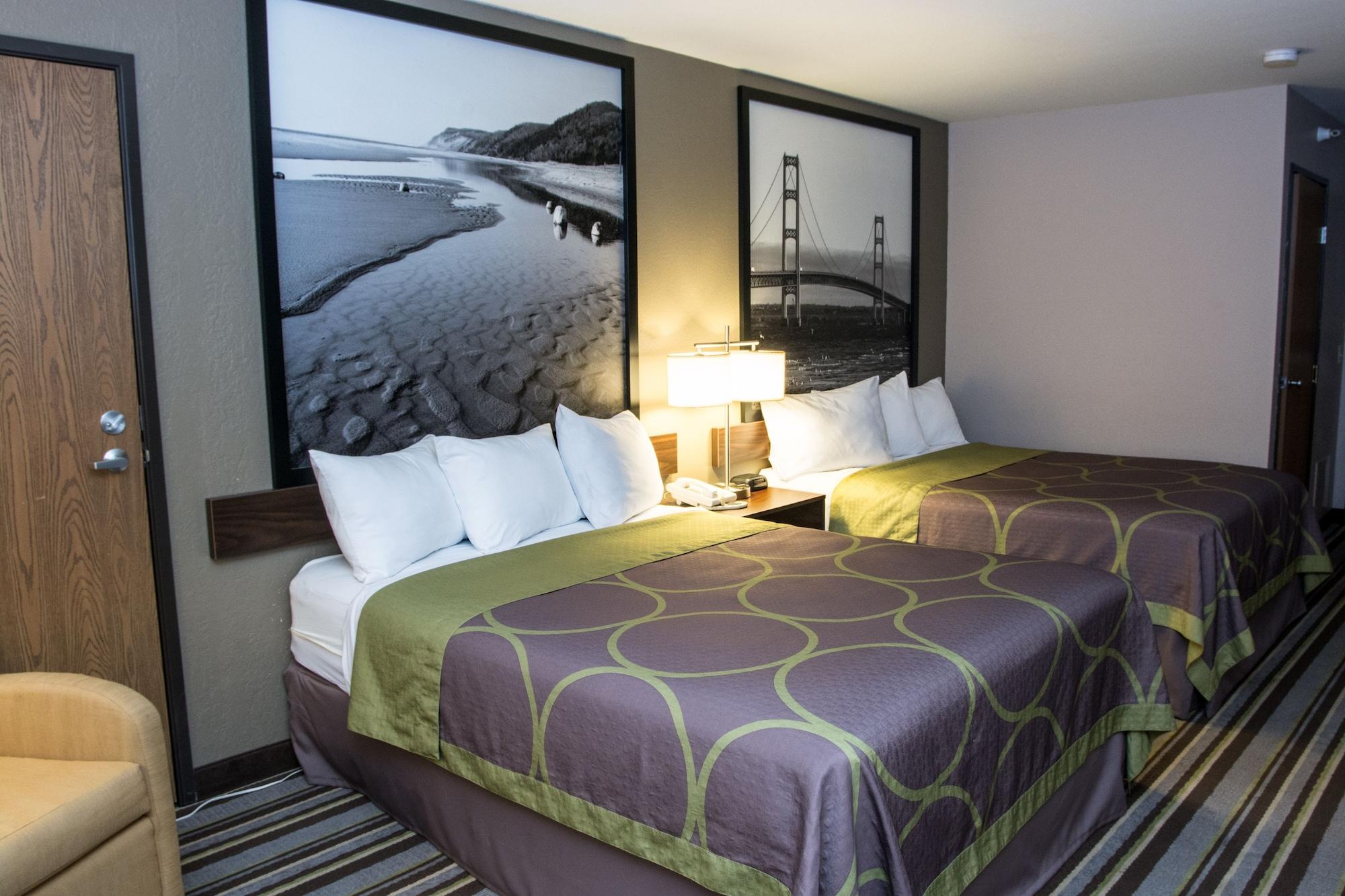 Hotel Super 8 By Wyndham Manistee Zewnętrze zdjęcie
