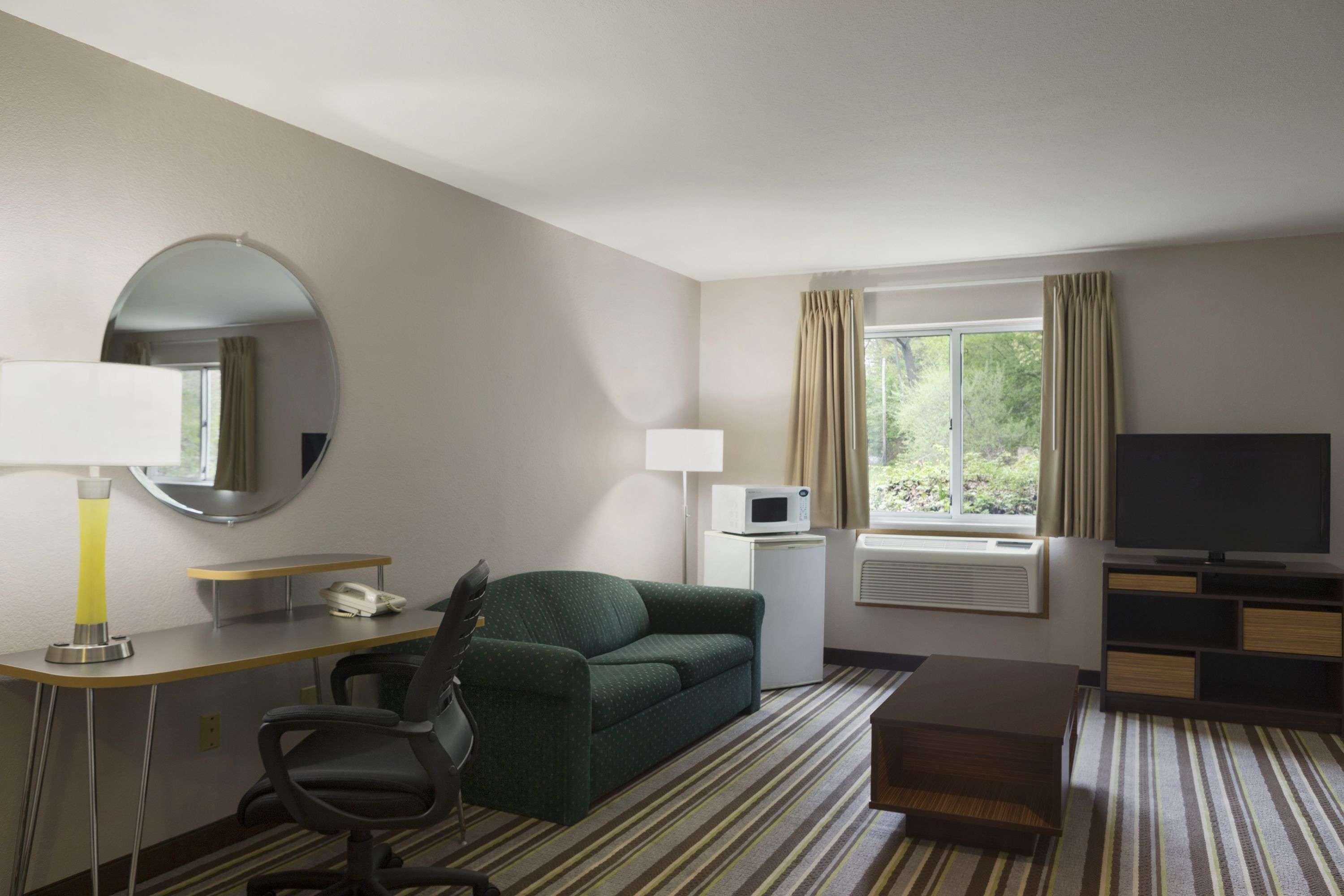 Hotel Super 8 By Wyndham Manistee Zewnętrze zdjęcie