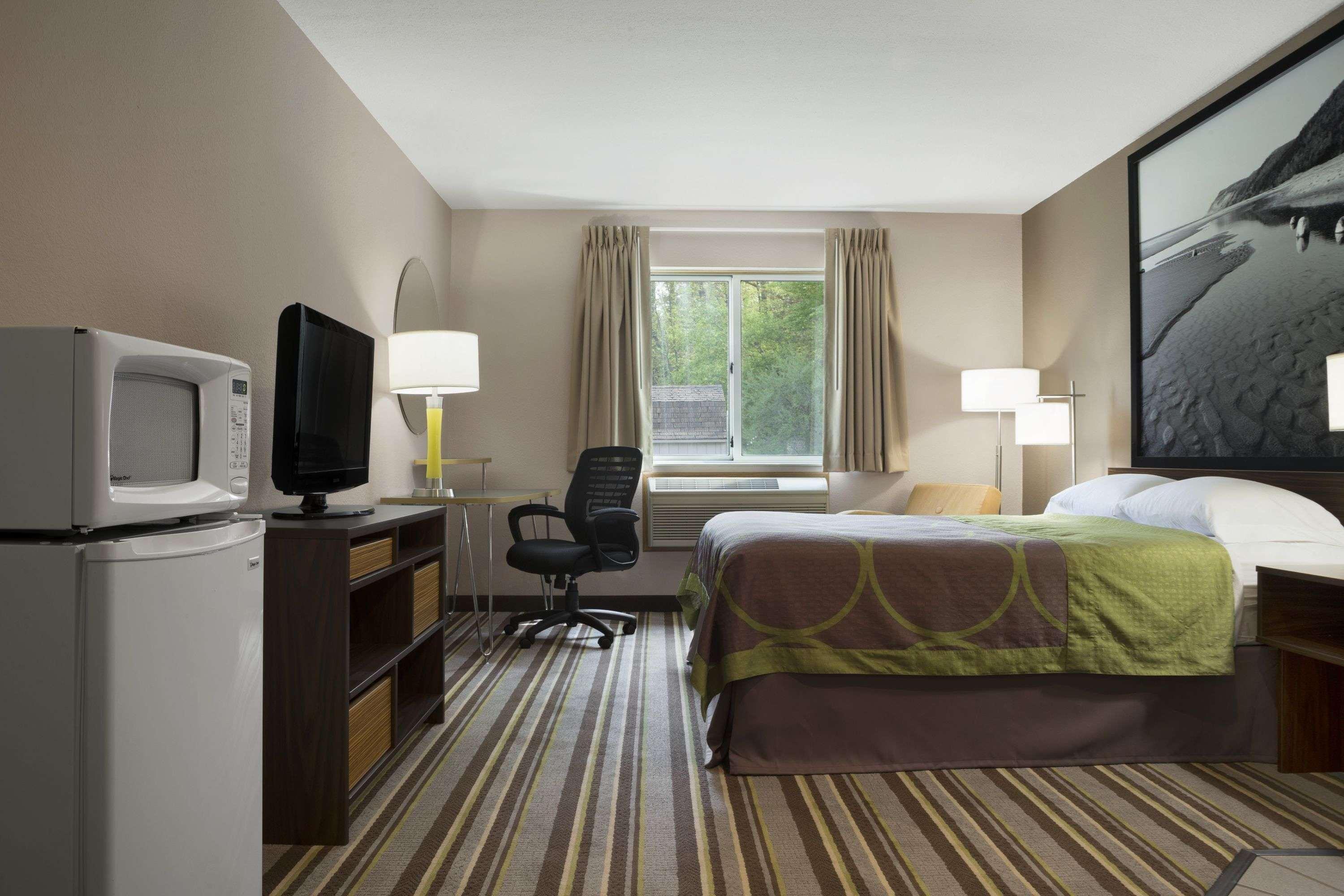 Hotel Super 8 By Wyndham Manistee Zewnętrze zdjęcie