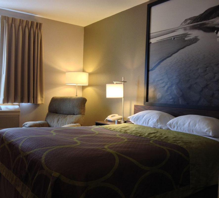 Hotel Super 8 By Wyndham Manistee Zewnętrze zdjęcie